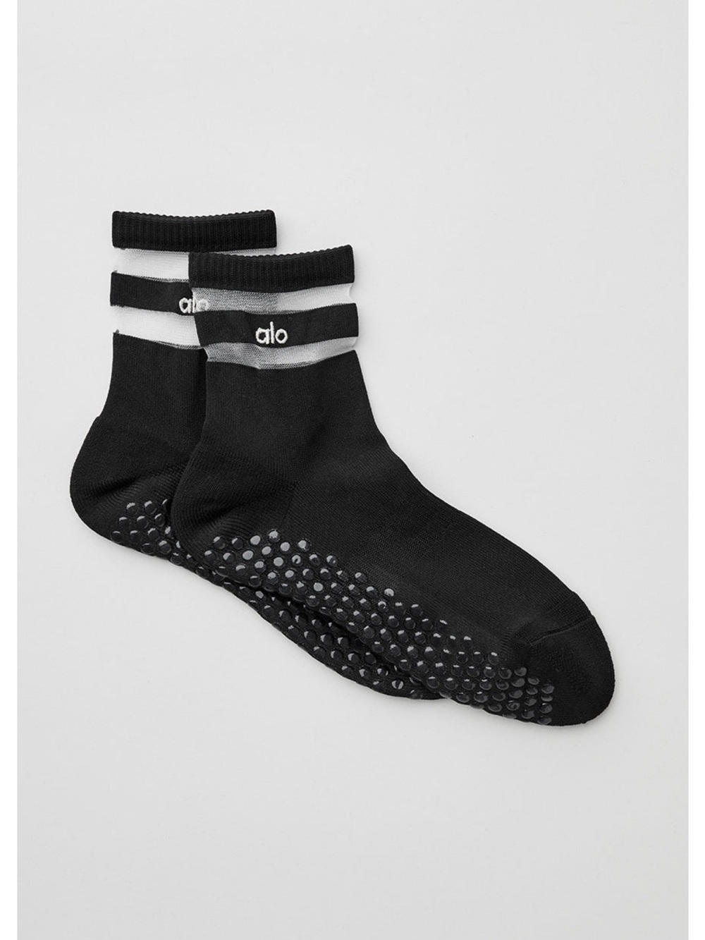 ALO Yoga Woman’s Pulse Grip Socks